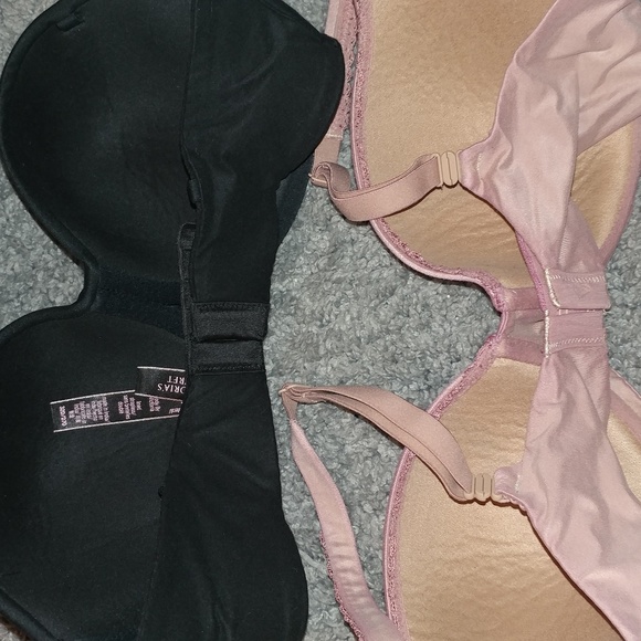 Victoria secret 32D bras - Picture 2 of 6